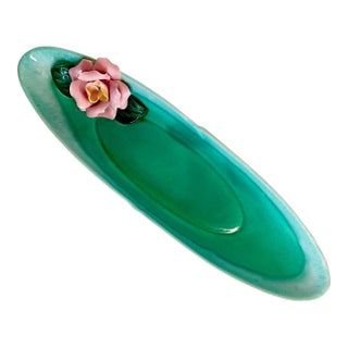 1940s Art Deco Boho Chic Usa Pottery Oblong Trompe L’Oeil Rose Serving Dish. For Sale