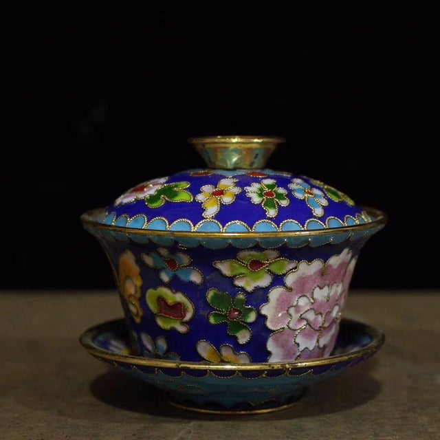 1950s Vintage Chinese Cloisonné Enamel Lidded Tea Bowl Gaiwan With Peony Motif For Sale - Image 5 of 9