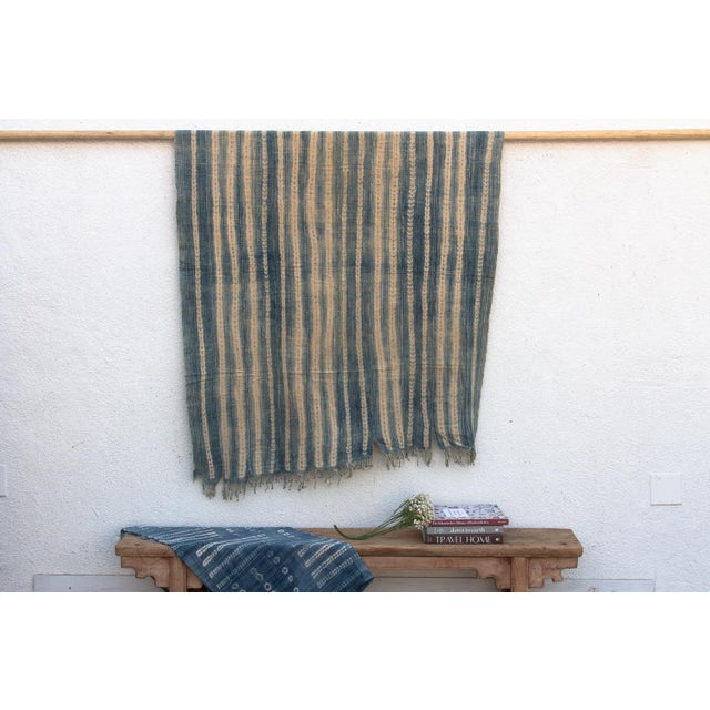 1960s Vintage Malinke African "River Basin" Indigo Throw For Sale - Image 5 of 5