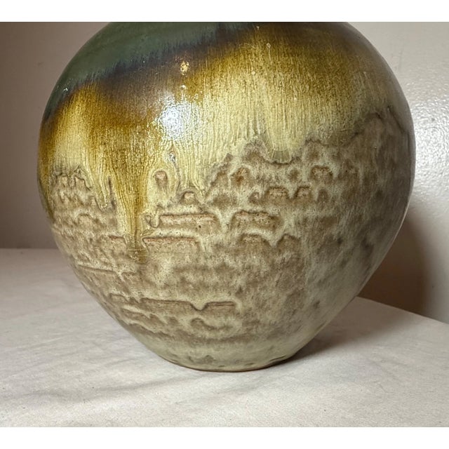 Abstract Vintage Handmade Drip Glaze Gerry Williams Pottery Earthenware Vase Sculpture For Sale - Image 3 of 13