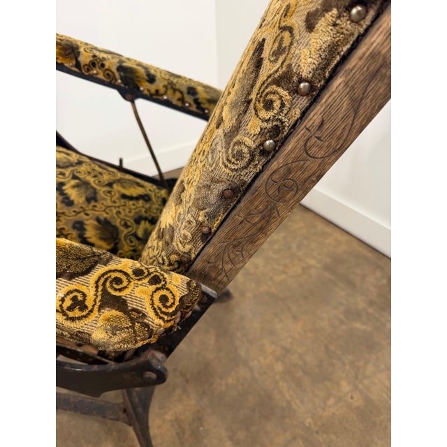 Rare Bigelow St. Louis Mechanical Barber / Medical Chair, Circa 1890–1905 For Sale - Image 4 of 18