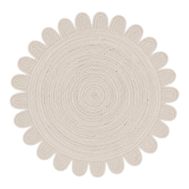 Solid White Scallop Round Jute Rug 9x9Ft. For Sale
