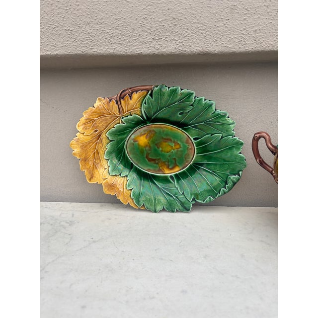 Green 19th Century Majolica Wedgwood Leaves Tureen For Sale - Image 8 of 10