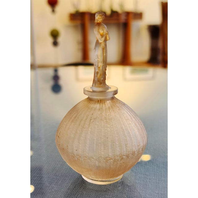 Glass Perfume Bottle with Roses by René Lalique for Dorsay, 1914 For Sale - Image 9 of 11