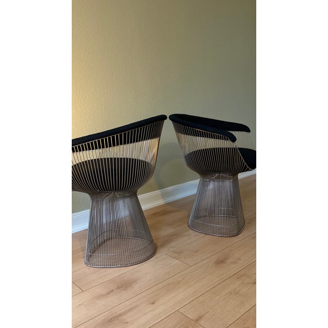 Silver Armchairs in Black Upholstery by Warren Platner for Knoll, 1950s, Set of 2 For Sale - Image 11 of 17