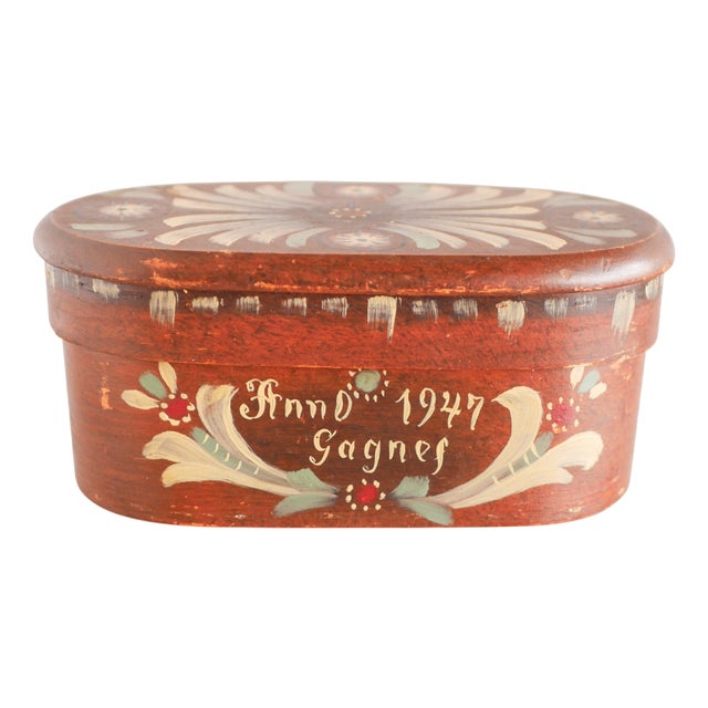 Vintage Traditional Swedish Handmade Bent Wooden Tine Box Svepask Hand-Painted with Kurbits Pattern in the style of Sundborn, 1947 For Sale