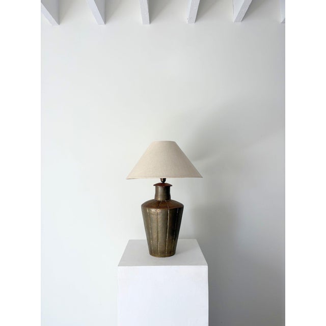 Mid-Century Modern Brass Table Lamp with Panelled Body, 1950 For Sale - Image 10 of 10