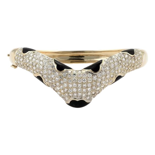 Diamond 3.75ct Enamel 18k Yellow Gold V Shape Bangle Bracelet For Sale
