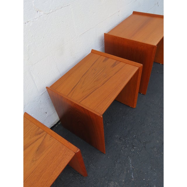 Danish Modern Waterfall Teak Wood Veneer Nesting Side End Tables 3pc Set 6650 For Sale - Image 10 of 15