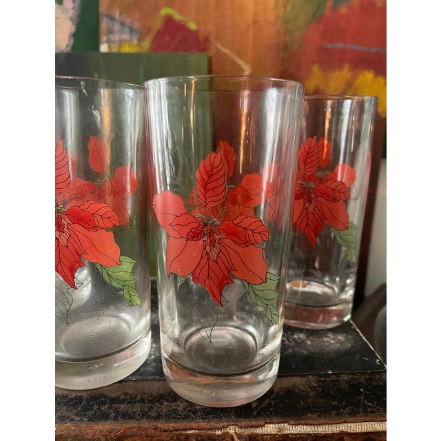 Late 20th Century Set of Four (4) Block Poinsettia Holiday Tall Glasses For Sale - Image 4 of 5
