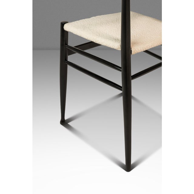 Set of Twelve (12) Mid-Century Italian Modern Bespoke Ebonized High-Back Dining Chairs in White Bouclé After Gio Ponti, Italy, C. 1960's For Sale - Image 17 of 17