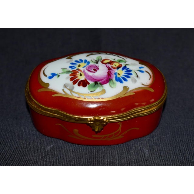 Limoges, France Vtg. French Limoges Handpainted Porcelain Trinket Box W/Floral Details For Sale - Image 4 of 13