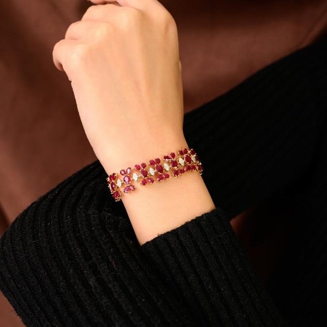 Vintage-Inspired 20.96 CTW Pigeon Red Ruby Statement Beacelet for Women in 14k Gold For Sale - Image 4 of 13