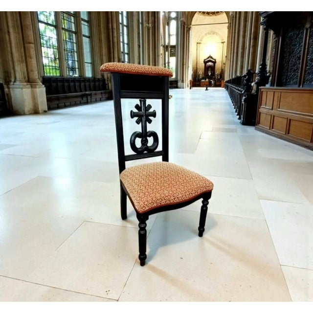 Antique French Prie-Dieu Prayer Chair with Carved Cross, 1890s For Sale - Image 4 of 12