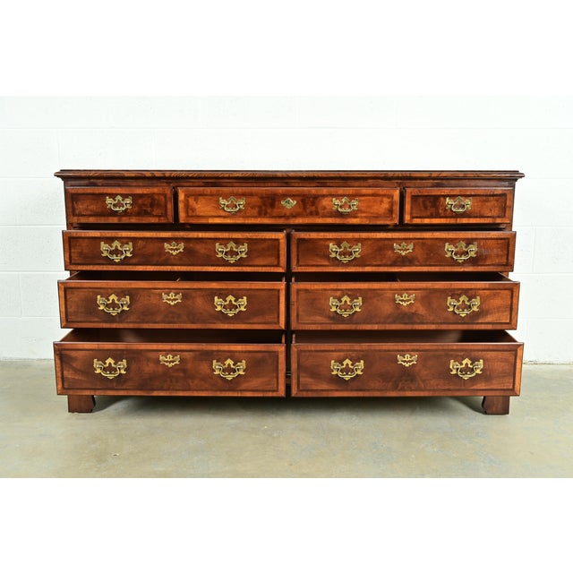 1980s Henredon Georgian Mahogany and Burl Wood Dresser or Chest of Drawers For Sale - Image 5 of 13