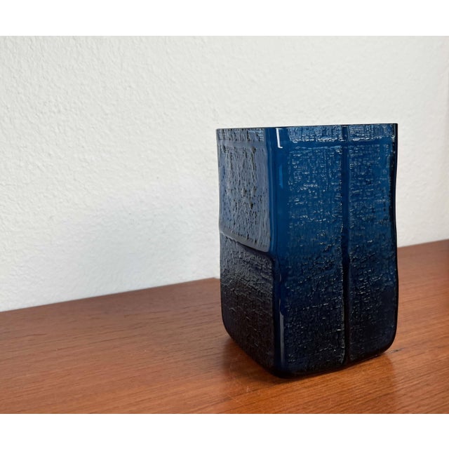 Blue Mid-Century Modern Swedish Blue Glass Vase by Christer Sjögren for Lindshammar Glasbruk, 1960s For Sale - Image 8 of 18