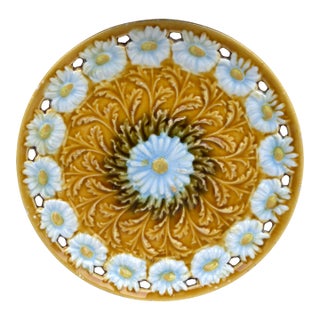 Majolica White Daisies Plate Villeroy Boch Circa 1900 For Sale