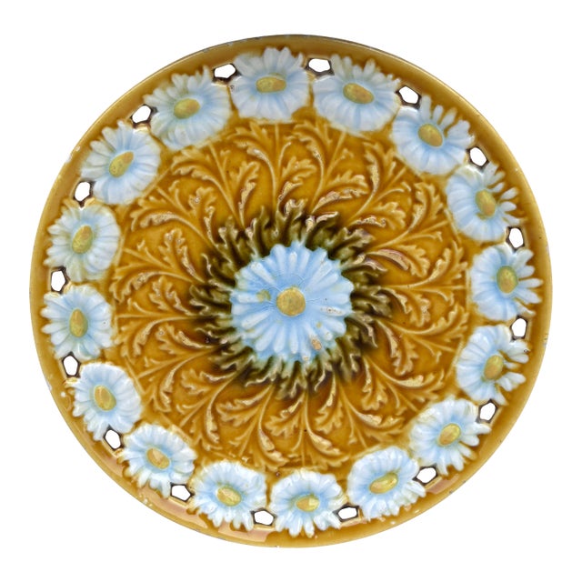 Majolica White Daisies Plate Villeroy Boch Circa 1900 For Sale