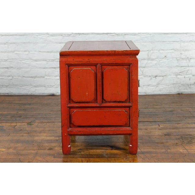 19th Century Chinese Qing Dynasty Red Lacquer Five Drawer Side Chest For Sale In New York - Image 6 of 13