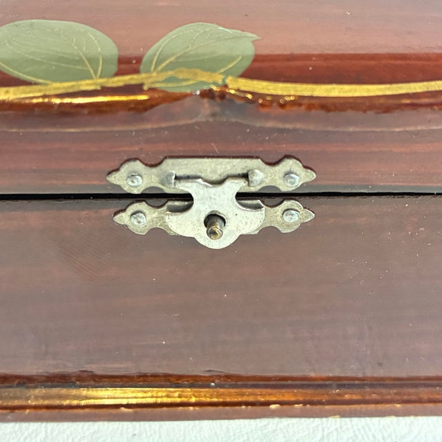 Japanese Vintage Japanese Floral Butterfly Lacquerware Trinket Jewelry Box For Sale - Image 3 of 12