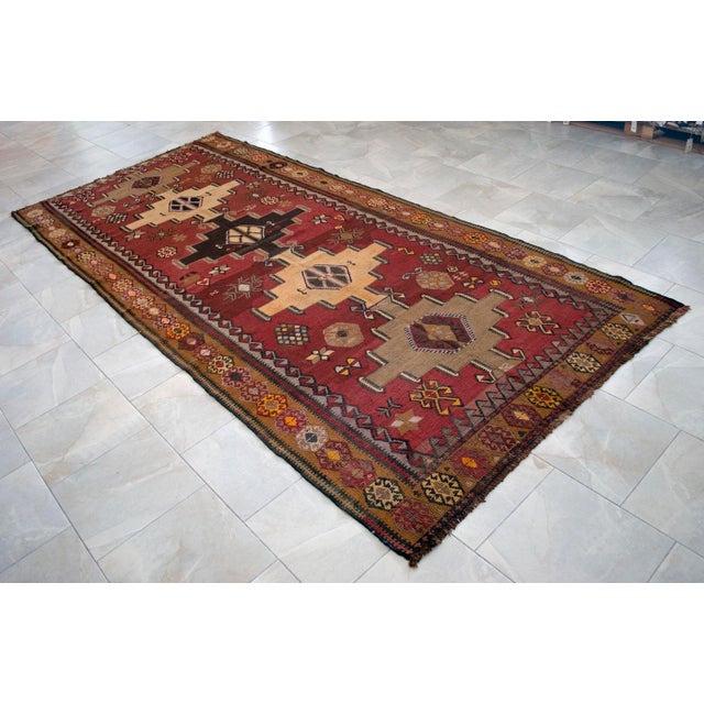 1970s Handwoven Turkish Kilim Rug Tribal Earth Tones Organic Wool Rug - 5′5″ X 12′1″ For Sale - Image 9 of 18