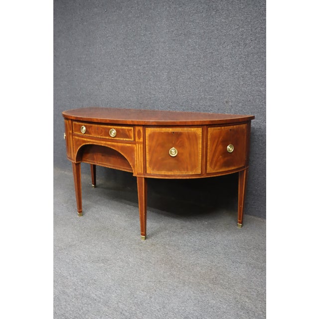 Traditional Baker Williamsburg Mahogany Inlay Sideboard / Server For Sale - Image 3 of 16