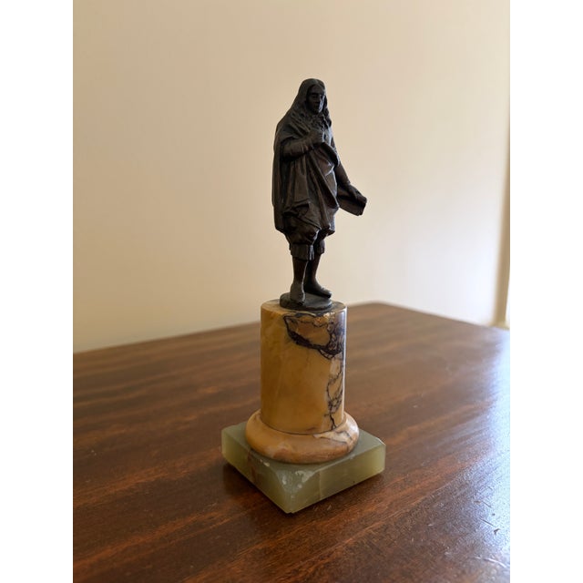 Early 20th Century Grand Tour Style Classical Figure in Brass on Marble Base, Neoclassical Sculpture For Sale - Image 5 of 10