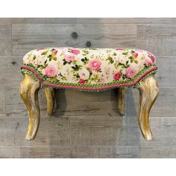 1970s Vintage Louis XV Style Floral Ottoman Footstool – Matches Bergère Chair Set For Sale - Image 5 of 6