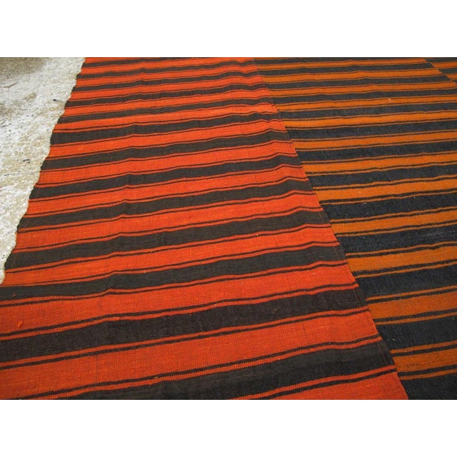 Galerie Shabab Collection Mid-20th Century Orange and Black Turkish Flat-Weave Kilim Room Size Accent Rug For Sale In New York - Image 6 of 10