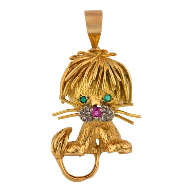 1960s Mid Century Diamond Ruby Emerald 18k Yellow Gold Lion Pendant For Sale