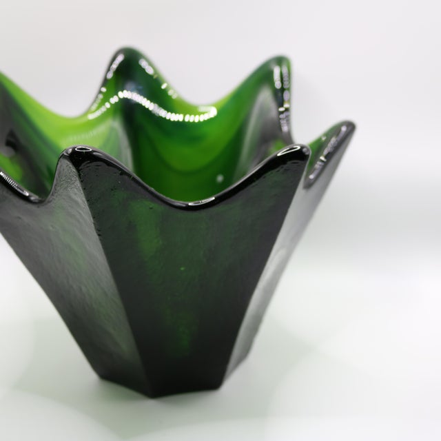 Mid-Century Modern Blenko Emerald Green 7 Point Star Bowl – With Original Label For Sale - Image 12 of 15