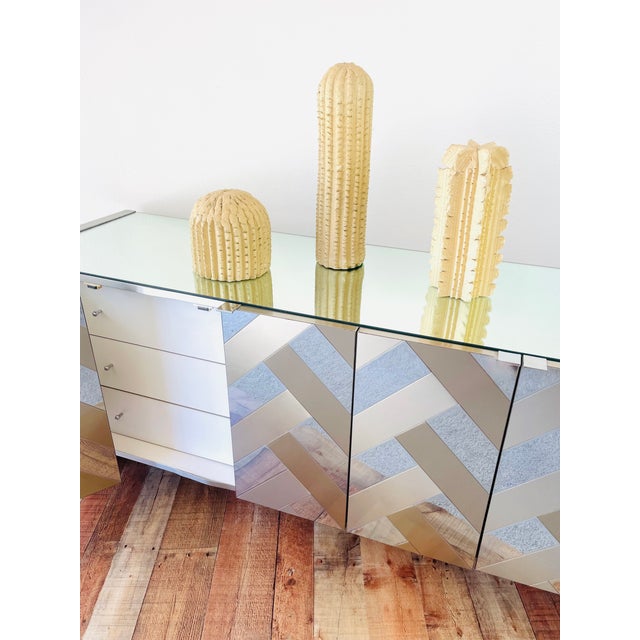 1970s Vintage 1970s Ello Mirror & Brushed Metal Metal Mid Century Modern 5 Door Credenza Cabinet For Sale - Image 5 of 15