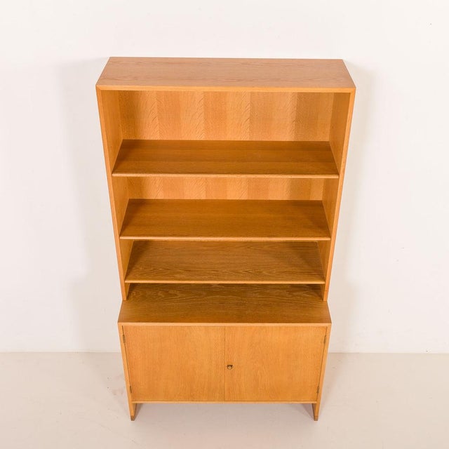 1960s Mid-Century Oak Bookcase by Hans J. Wegner for Ry Møbler, 1960s For Sale - Image 5 of 18