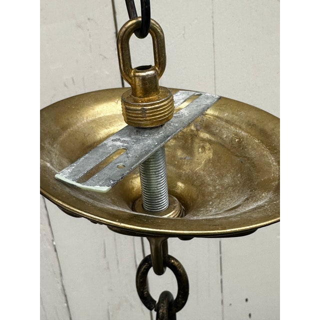 Vintage Eight Light Hollywood Regency Floral Gilt Brass Chandelier For Sale - Image 10 of 10