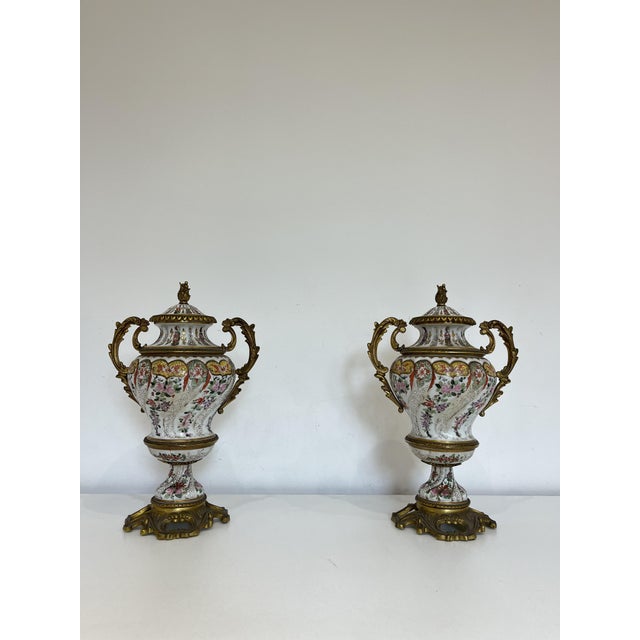 Mid-Century English Decorated Porcelain Potiche Vases, 1950s, Set of 2 For Sale - Image 13 of 13