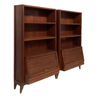 Mid-Century Modern Italian Sideboard in Wood, 1960s For Sale