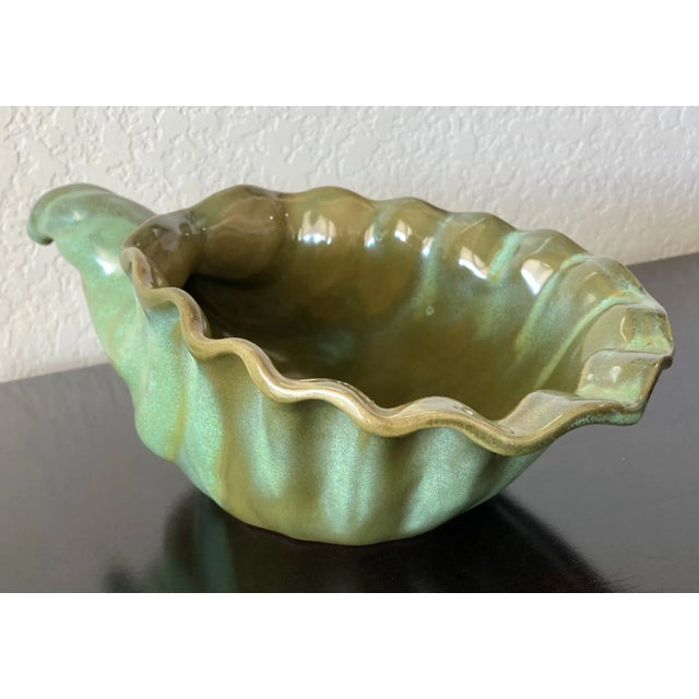 Circa 1939/1950 Prairie Green Fluted Cornucopia Cachepot/Planter #222 by Frankoma Pottery For Sale - Image 4 of 13