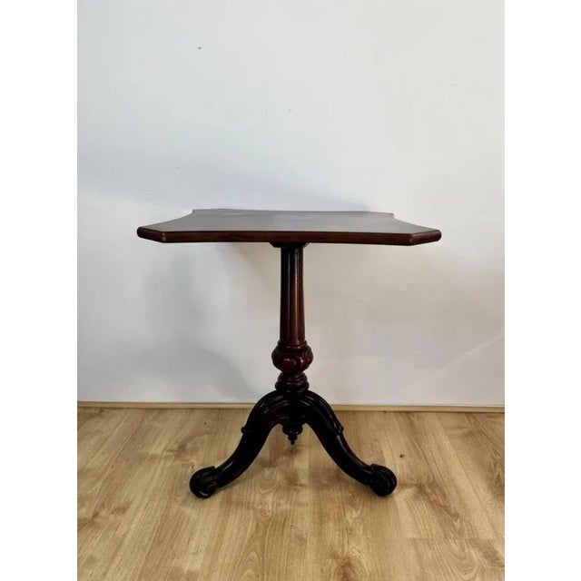 Brown Victorian Mahogany Lamp Table, 1860s For Sale - Image 8 of 9
