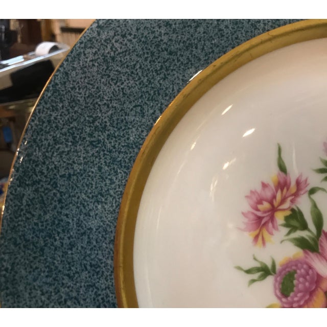 1940s Set of 12 Theodore Haviland Floral and Gilt Service Dinner Plates 10.75 Diameter For Sale - Image 5 of 10