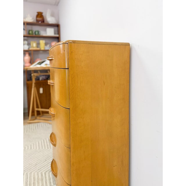 1930s Heywood Wakefield MCM Tallboy 5-Drawer Dresser Pre-Wwii Vintage 32" Wide For Sale - Image 5 of 18