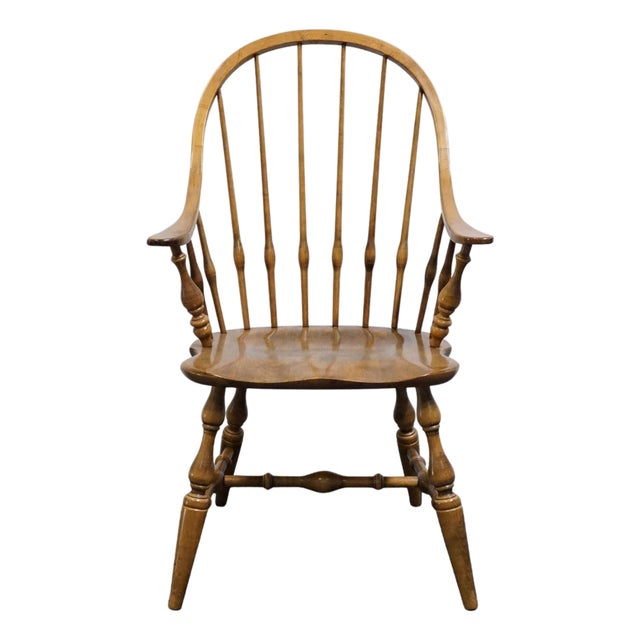 Ethan Allen Circa 1776 Collection Solid Maple Early American Bowback Windsor Dining Arm Chair 18-6211a For Sale