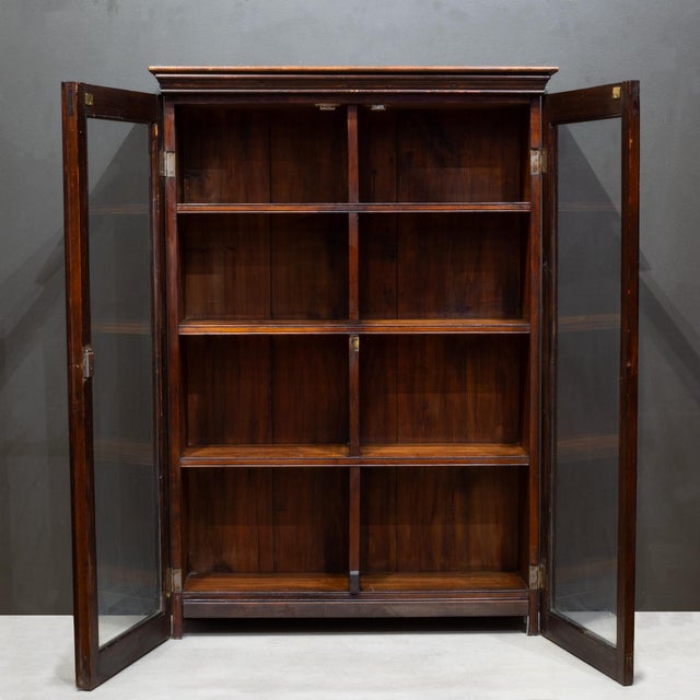 Early 20th C. Mahogany Glass Door Cabinet c.1920-1940 For Sale - Image 4 of 10