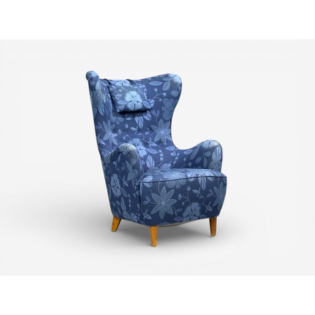 Mid-Century Modern Danish Modern, Wingback Chair, Blue Fabric, Wood, Denmark, 1940s For Sale - Image 3 of 10