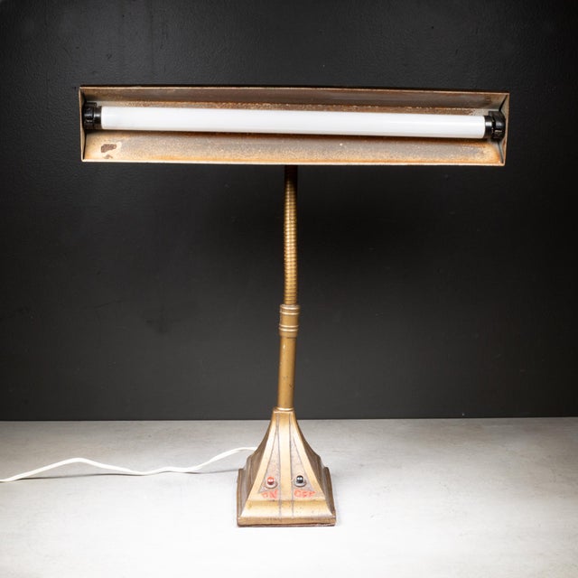 Antique Bronze Finish Desk Lamp c.1940 For Sale In San Francisco - Image 6 of 8