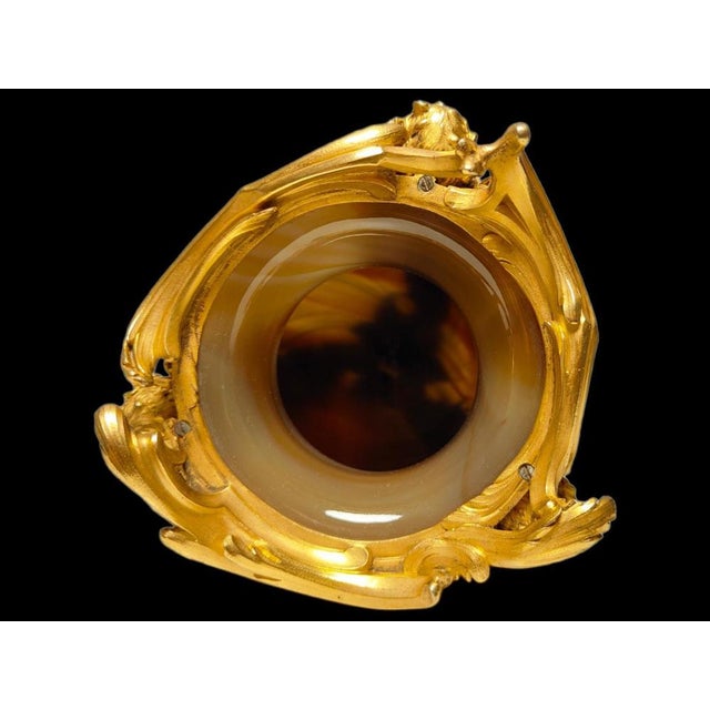 Exceptional French vase in Gilt Bronze and Agathe It is a maximum luxury object made with great skill and warmth. Note the...