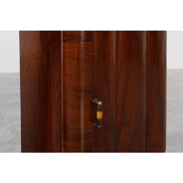1920s Art Deco Nightstands in Walnut, Italy, 1920s, Set of 2 For Sale - Image 5 of 18