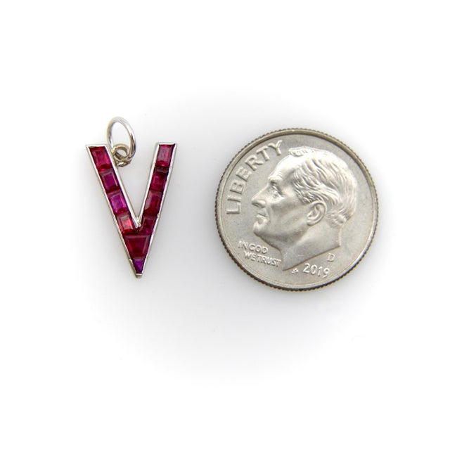 1940s Retro Platinum World War II v for Victory Ruby Pendant Charm For Sale In Los Angeles - Image 6 of 9