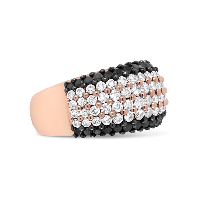 Contemporary 18K Rose Gold 2 1/5 Cttw Black and White Diamond 6 Row Band Ring (F-G and Black Color, VS1-VS2 Clarity) - Ring Size 7 For Sale - Image 3 of 6