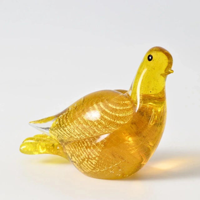 Mid-Century Modern Yellow and Gold Glass Bird Figurine from Murano, 1960s For Sale - Image 3 of 11