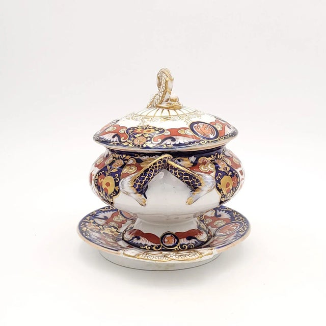 English Mason's Ironstone "Fence and Vase" Sauce Tureen, England Circa 1830s For Sale - Image 3 of 12